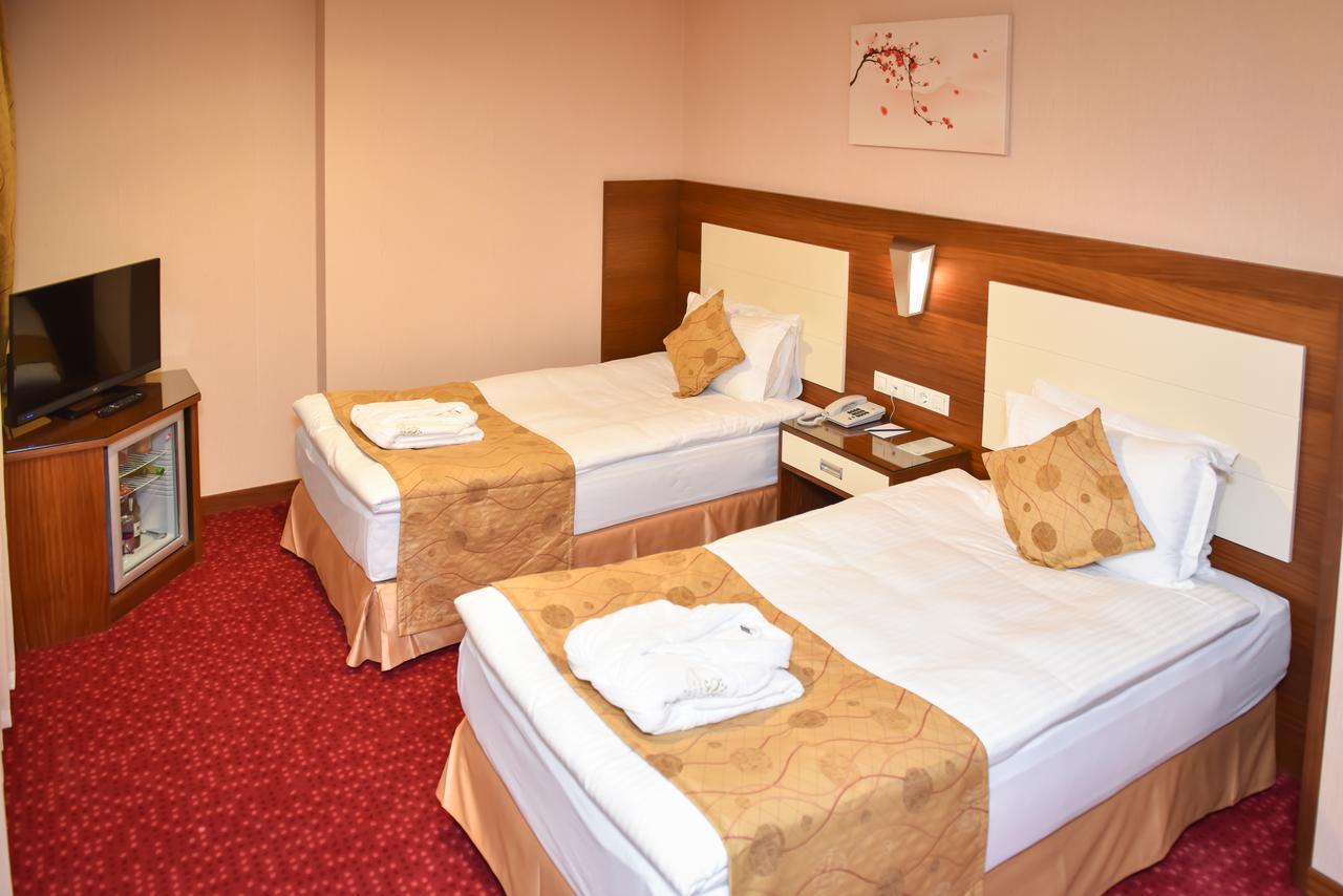 Ozgobek Ronesans Hotel De Luxe Uşak Extérieur photo