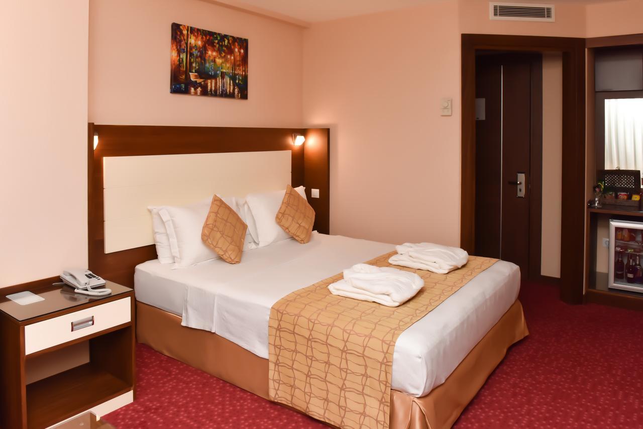 Ozgobek Ronesans Hotel De Luxe Uşak Extérieur photo