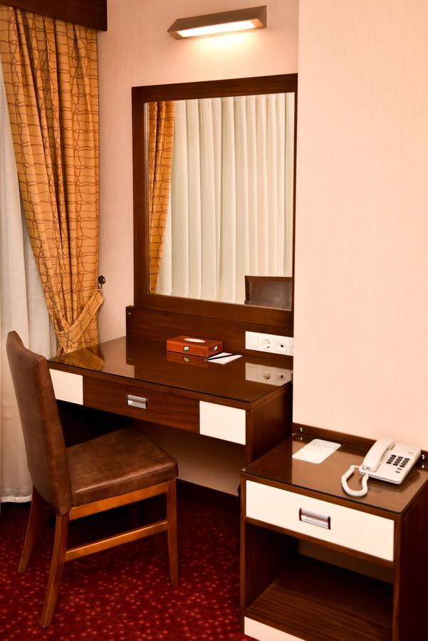 Ozgobek Ronesans Hotel De Luxe Uşak Extérieur photo