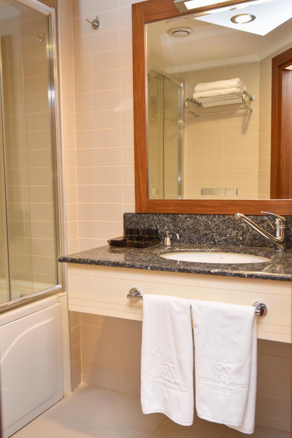 Ozgobek Ronesans Hotel De Luxe Uşak Extérieur photo