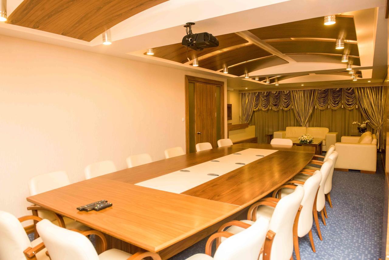 Ozgobek Ronesans Hotel De Luxe Uşak Extérieur photo