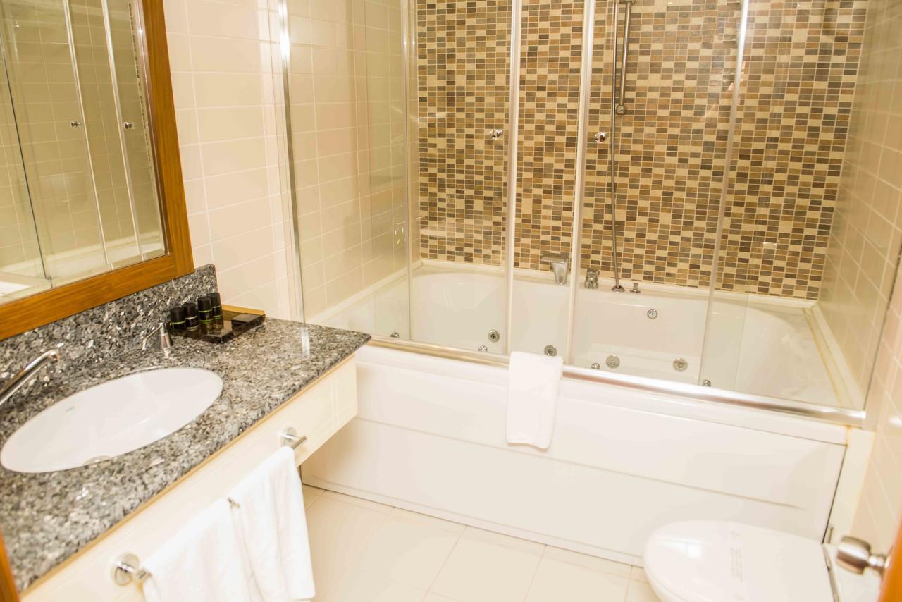 Ozgobek Ronesans Hotel De Luxe Uşak Extérieur photo