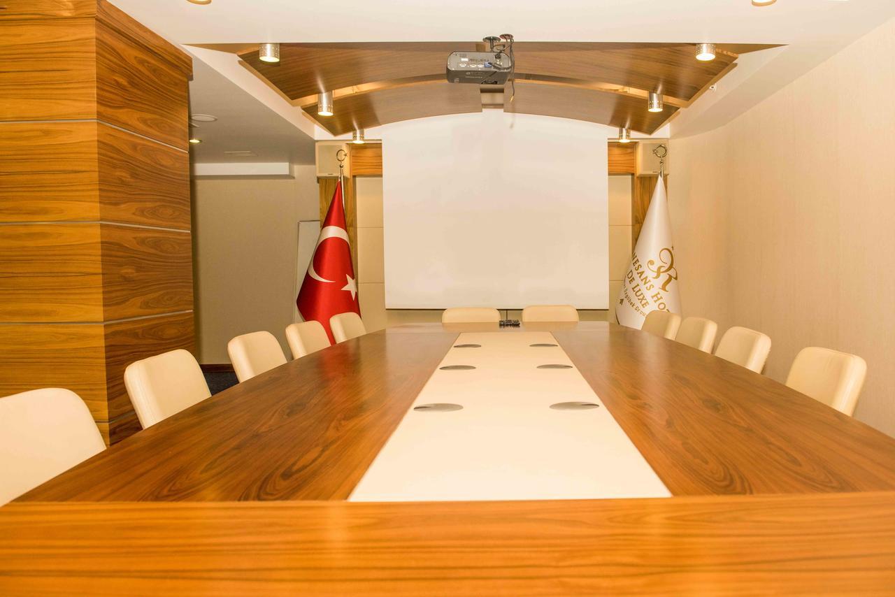 Ozgobek Ronesans Hotel De Luxe Uşak Extérieur photo